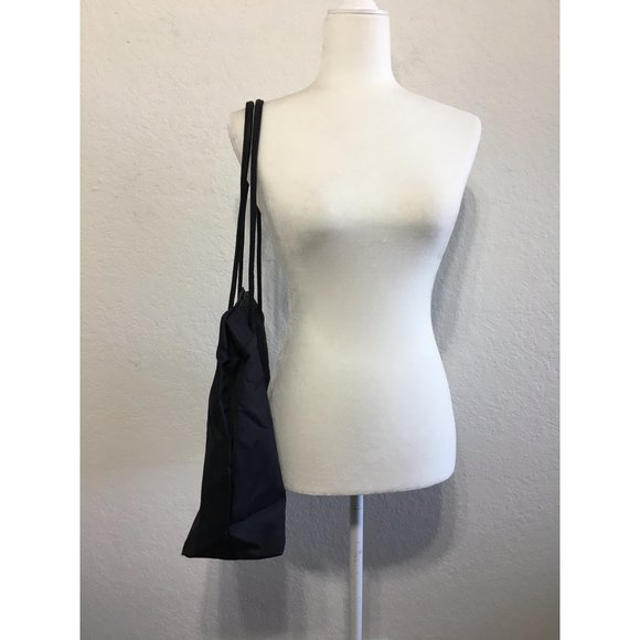 Banana Republic Vintage Nylon Shoulder Bag Tote Black Magnetic Closure Sz Medium - Picture 3 of 16